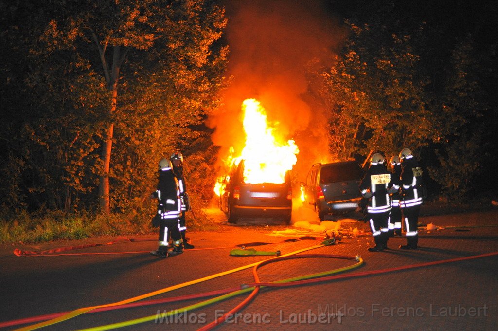 Wieder brennende Autos in Koeln Hoehenhaus P097.JPG